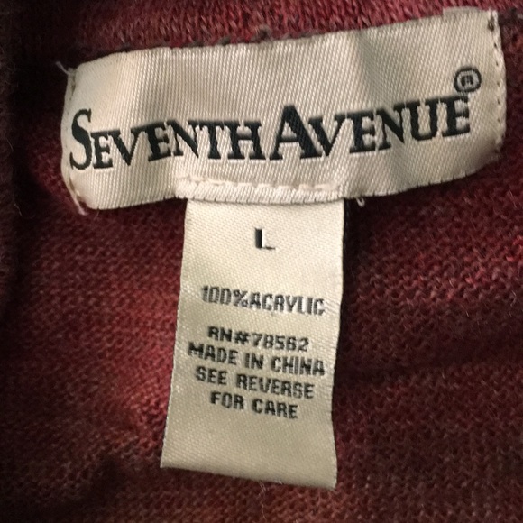 Seventh Avenue Fringed collar Sweater. - Picture 4 of 4